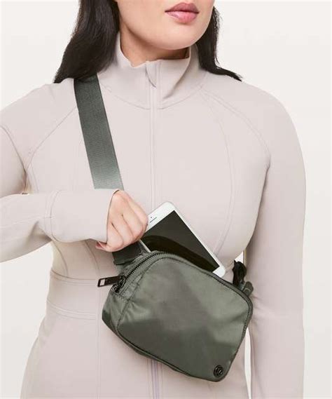 lululemon belt bag outlet.